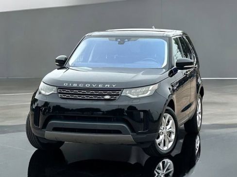 Used 2019 Land Rover Discovery SE image 3