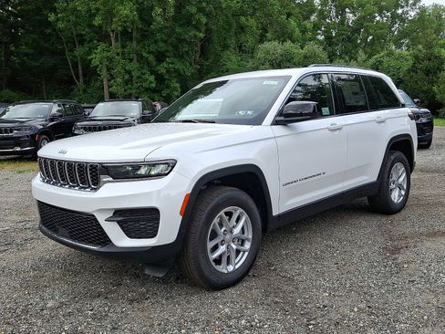 New 2025 Jeep Grand Cherokee Laredo X w/ Luxury Tech Group I image 2