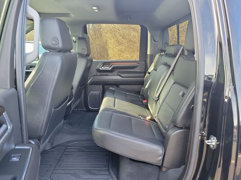 Used 2024 GMC Sierra 3500 Denali w/ Denali Reserve Package image 11