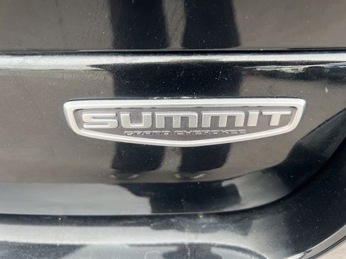 Used 2022 Jeep Grand Cherokee Summit w/ Advanced Protech Group IV image 33