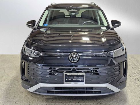 New 2026 Volkswagen Tiguan SE image 2