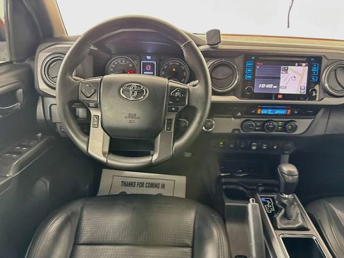 Used 2018 Toyota Tacoma TRD Off-Road w/ TRD Premium Off Road Package RWD image 28