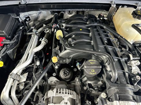 Used 2024 Jeep Gladiator Sport AWD/4WD image 26