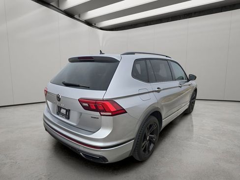 Used 2023 Volkswagen Tiguan SE R-Line image 5