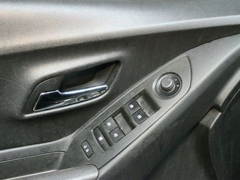 Used 2016 Chevrolet Trax LTZ FWD image 15