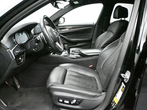 Used 2018 BMW 540i xDrive image 9