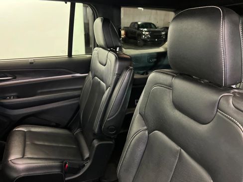 Used 2024 Jeep Grand Cherokee L Limited w/ Luxury Tech Group II image 20