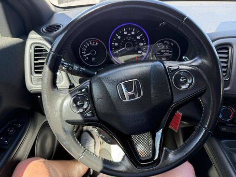 Used 2019 Honda HR-V Sport image 17