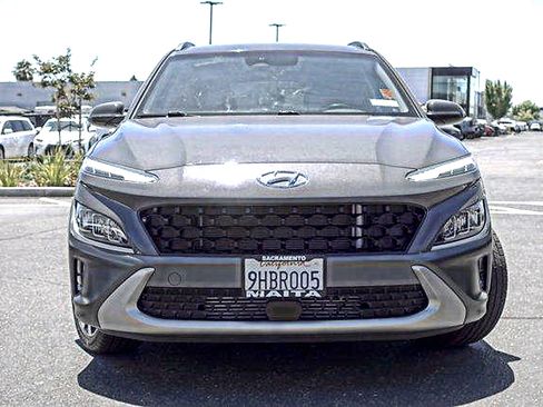 Used 2023 Hyundai Kona Limited FWD image 3