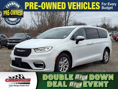 Used 2023 Chrysler Pacifica Touring-L