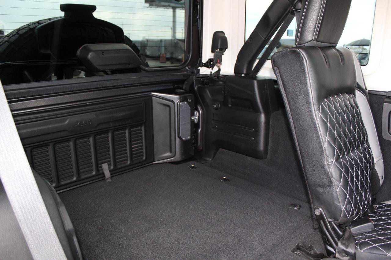 Used 2018 Jeep Wrangler Unlimited Rubicon AWD/4WD image 30