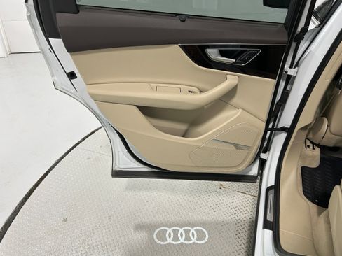 Used 2019 Audi Q7 3.0T Prestige w/ Prestige Package AWD/4WD image 29