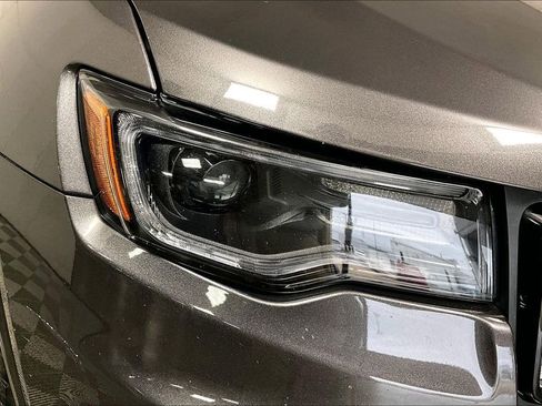 Used 2021 Jeep Grand Cherokee Laredo X image 27