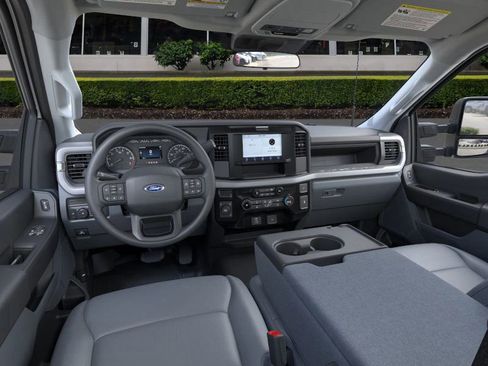 New 2026 Ford F250 XL w/ XL Chrome Package image 9