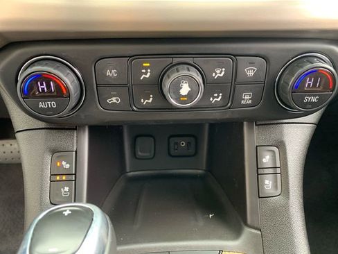 Used 2019 GMC Acadia Denali image 30