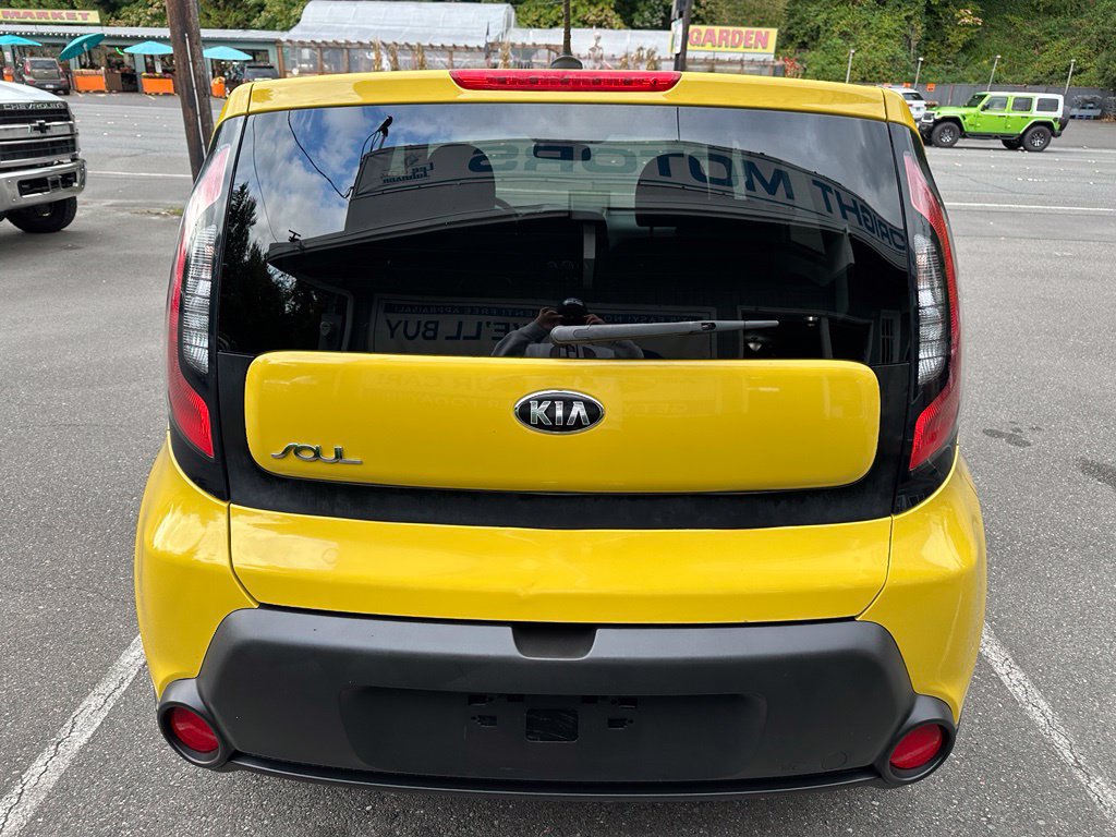 Used 2015 Kia Soul + FWD image 7