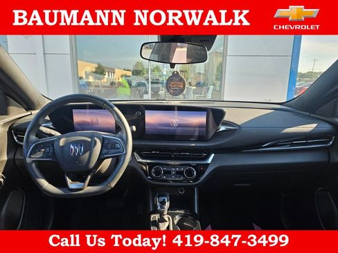 Used 2024 Buick Envista Sport Touring w/ Convenience I Package FWD image 4