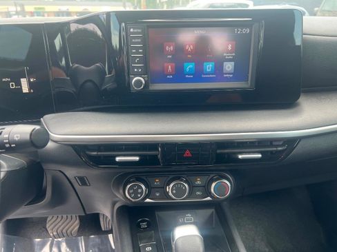 Used 2025 Nissan Kicks S FWD image 19