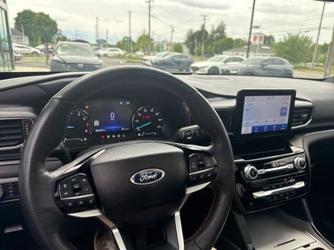 Used 2022 Ford Explorer ST-Line w/ Class IV Trailer Tow Package AWD/4WD image 24