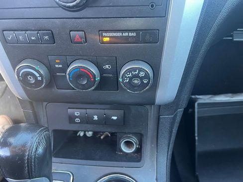 Used 2010 Chevrolet Traverse LT w/ Personal Connectivity Package image 21