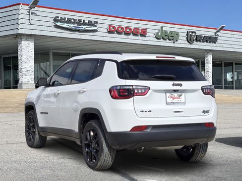 New 2026 Jeep Compass Latitude image 4