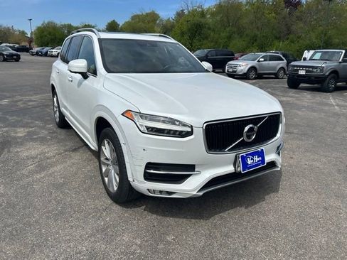 Used 2017 Volvo XC90 T6 Momentum w/ Vision Package AWD/4WD image 4