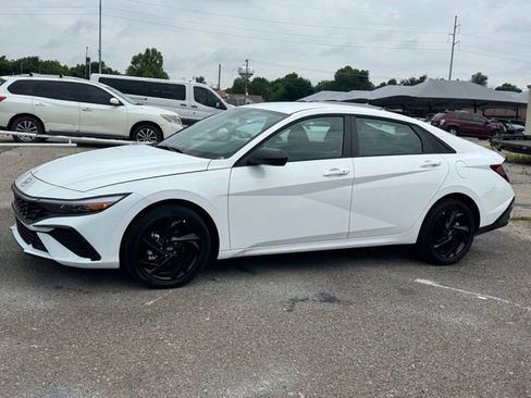 Used 2026 Hyundai Elantra Sport FWD image 3