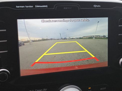 Used 2019 Kia Soul + image 7