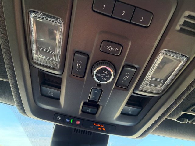 Used 2024 GMC Yukon XL SLT w/ SLT Premium Package AWD/4WD image 28