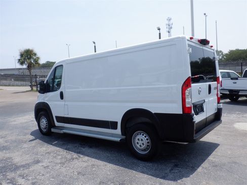 Used 2025 RAM ProMaster 2500 w/ U-Haul Equipment Group FWD image 3