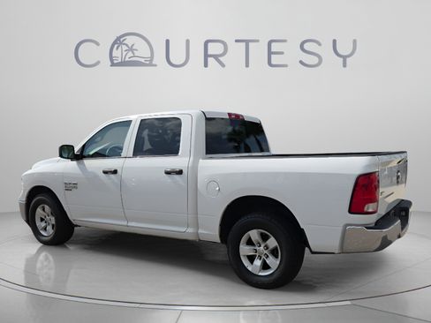 Used 2022 RAM 1500 Classic SLT RWD image 3
