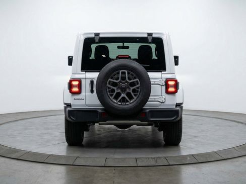 Used 2025 Jeep Wrangler Sahara image 7