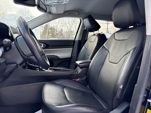 Certified 2022 Jeep Compass Limited image 8