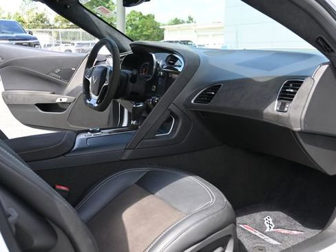 Used 2016 Chevrolet Corvette Z06 w/ 3LZ Preferred Equipment Group image 13