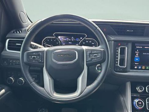 Used 2021 GMC Yukon Denali w/ Denali Ultimate Package AWD/4WD image 13