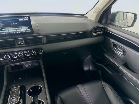 Used 2025 Honda Pilot Touring image 20