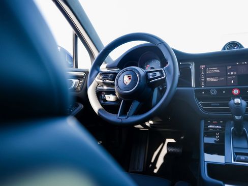 New 2026 Porsche Macan S image 25