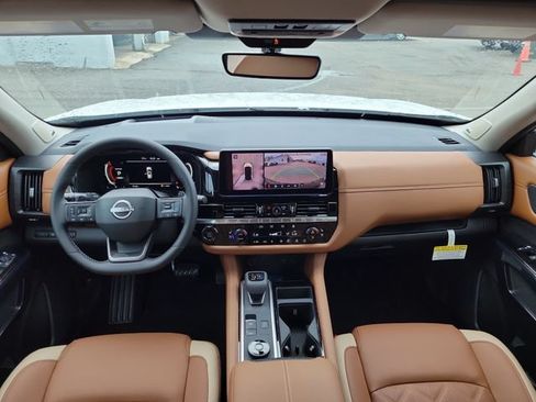 New 2026 Nissan Pathfinder Platinum AWD/4WD image 10