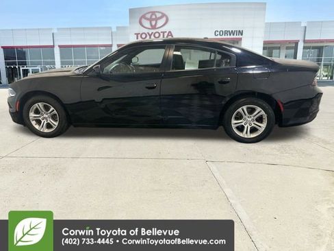 Used 2021 Dodge Charger SXT w/ Leather Interior Group image 5