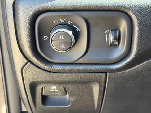 New 2026 RAM 1500 Express AWD/4WD image 19