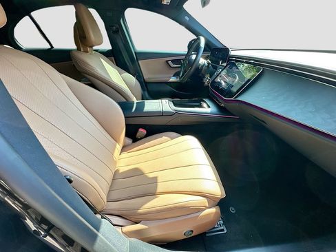 Used 2025 Mercedes-Benz E 350 Sedan image 30
