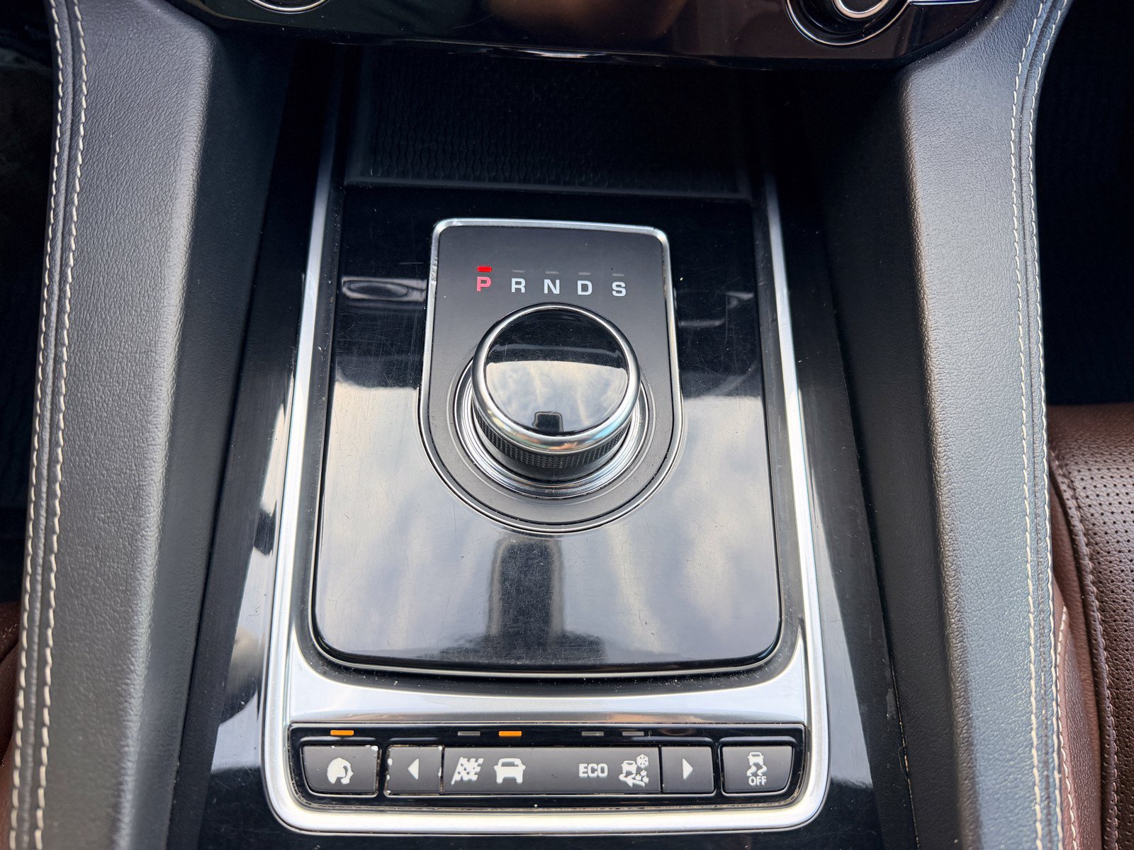 Used 2017 Jaguar F-PACE S AWD/4WD image 15