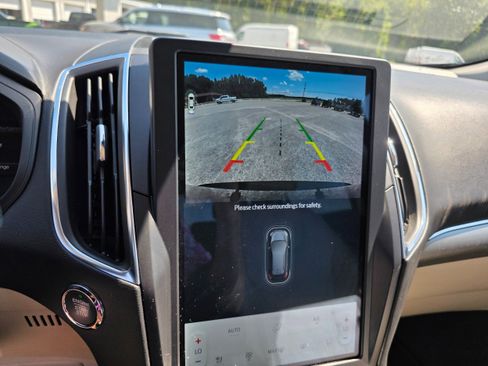 Used 2024 Ford Edge Titanium w/ Titanium Elite Package image 11