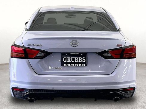 Used 2025 Nissan Altima 2.5 SR w/ SR Premium Package FWD image 5