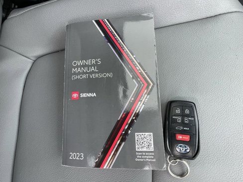 Used 2023 Toyota Sienna XLE image 42