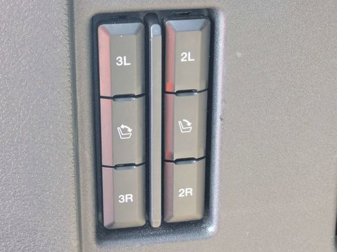 Used 2024 Ford Expedition Max XLT AWD/4WD image 17