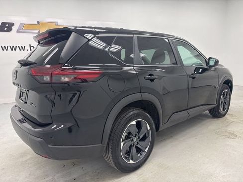 Used 2024 Nissan Rogue SV AWD/4WD image 5