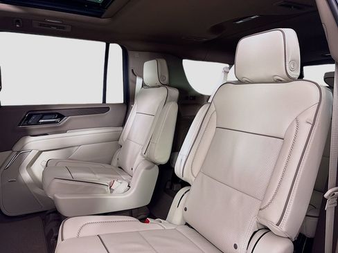 New 2026 GMC Yukon XL Denali w/ Denali Reserve Package image 25