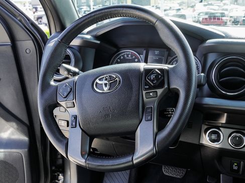 Certified 2023 Toyota Tacoma TRD Off-Road w/ Technology Package AWD/4WD image 32