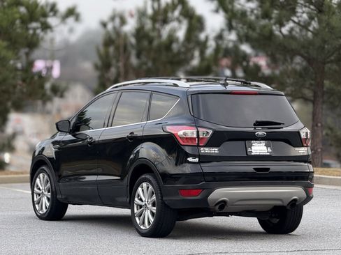 Used 2018 Ford Escape Titanium image 9